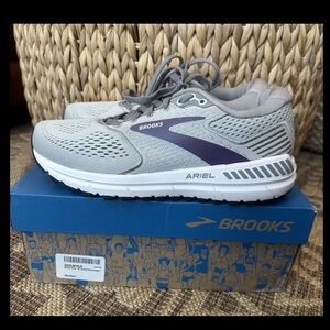 NEW Brooks Ariel 20 Running Shoes Oyster/Alloy/Grape US Women Size 7 NIB
